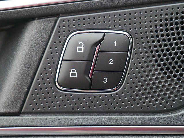 Used 2024 Ford Edge Titanium image 26