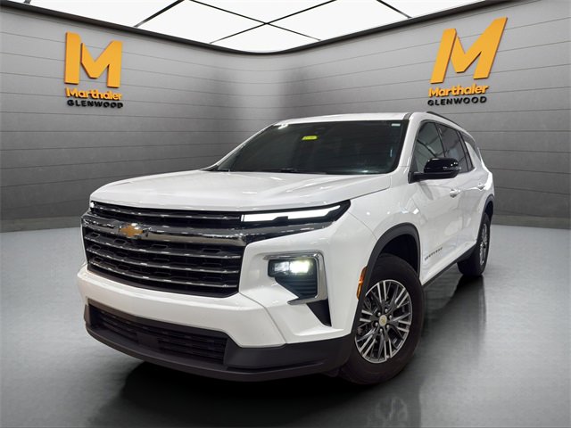 Used 2025 Chevrolet Traverse LT image 5