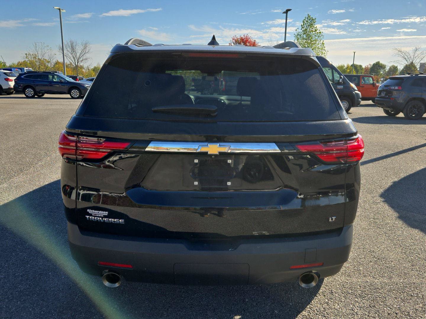 Used 2023 Chevrolet Traverse LT FWD image 6