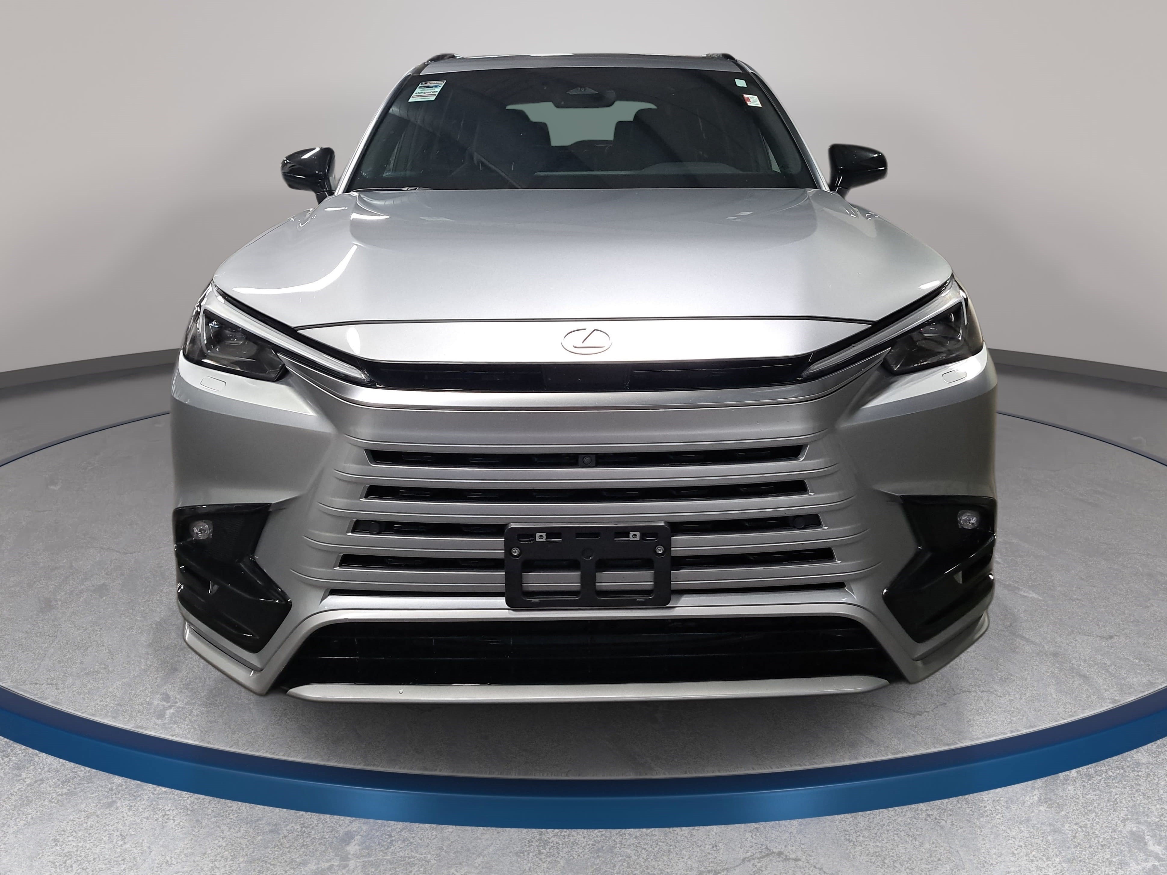 Used 2024 Lexus TX 500h AWD w/ Technology Package image 2