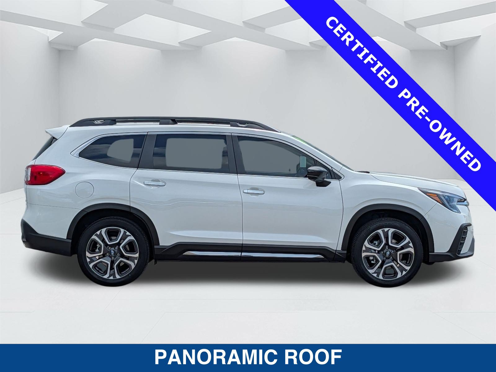 Used 2025 Subaru Ascent Touring AWD/4WD image 4