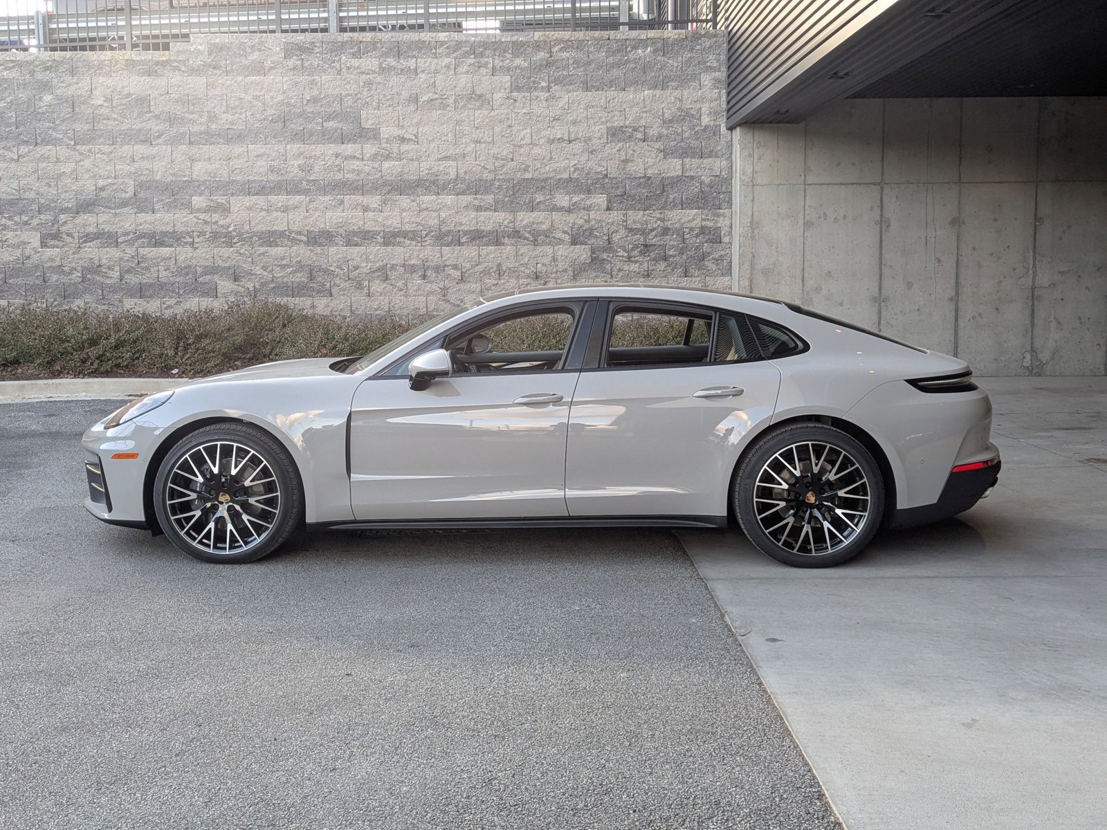 New 2026 Porsche Panamera 4 image 2