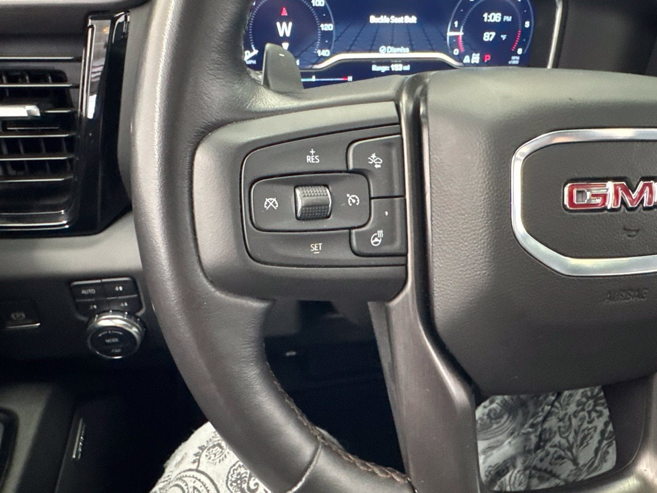 Used 2023 GMC Sierra 1500 AT4 w/ AT4 Preferred Package AWD/4WD image 21