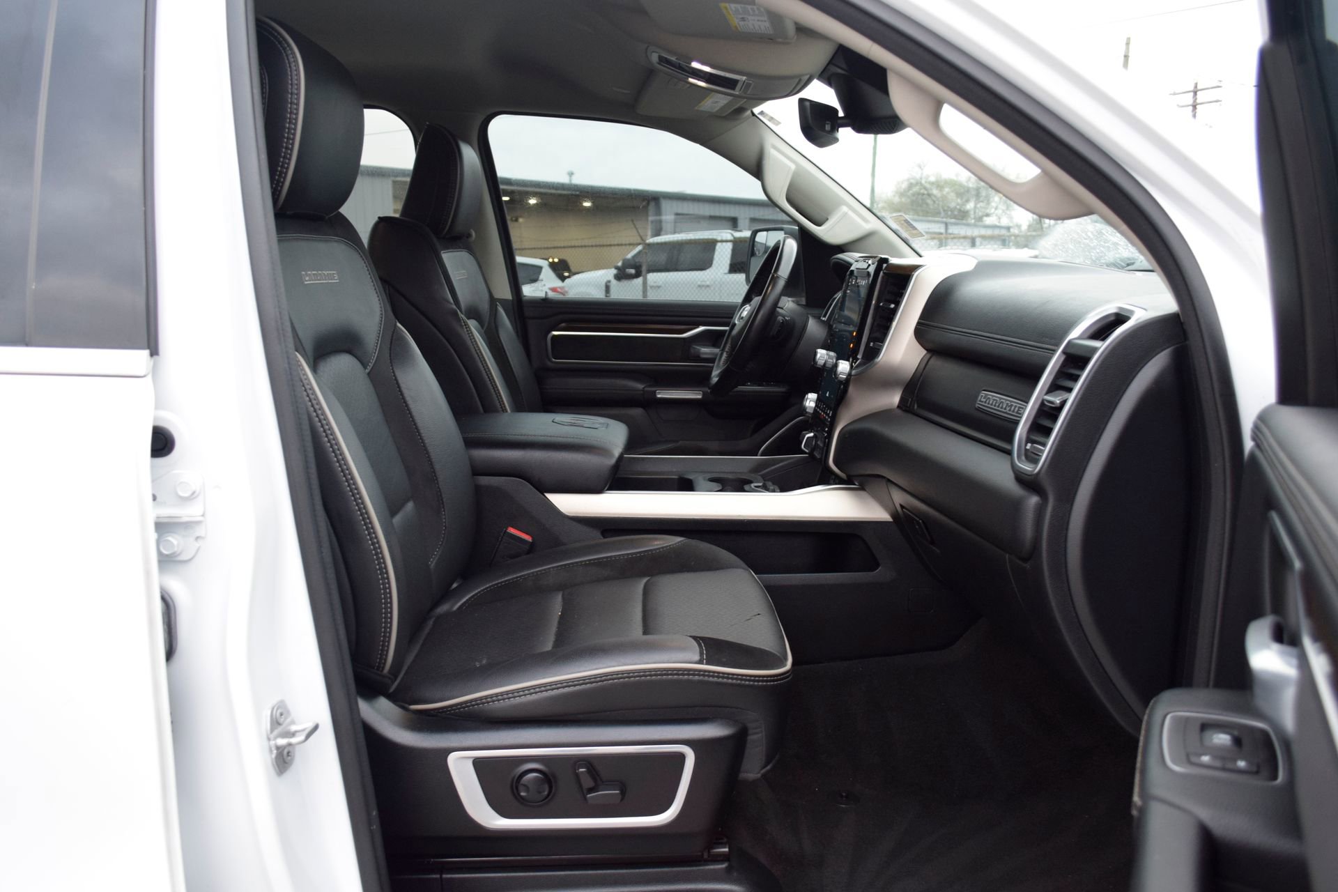 Used 2022 RAM 1500 Laramie image 23