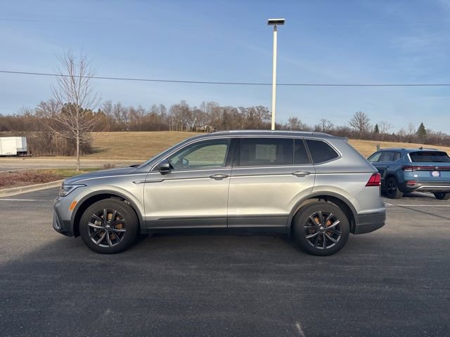 Used 2022 Volkswagen Tiguan SE image 9