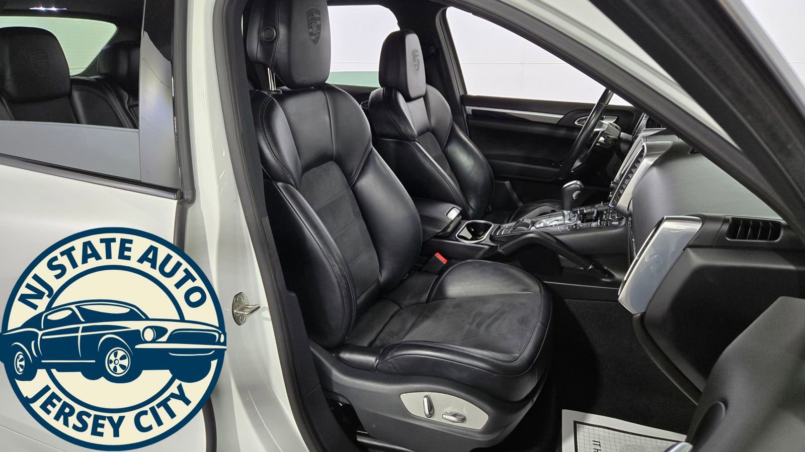 Used 2018 Porsche Cayenne Platinum Edition image 33