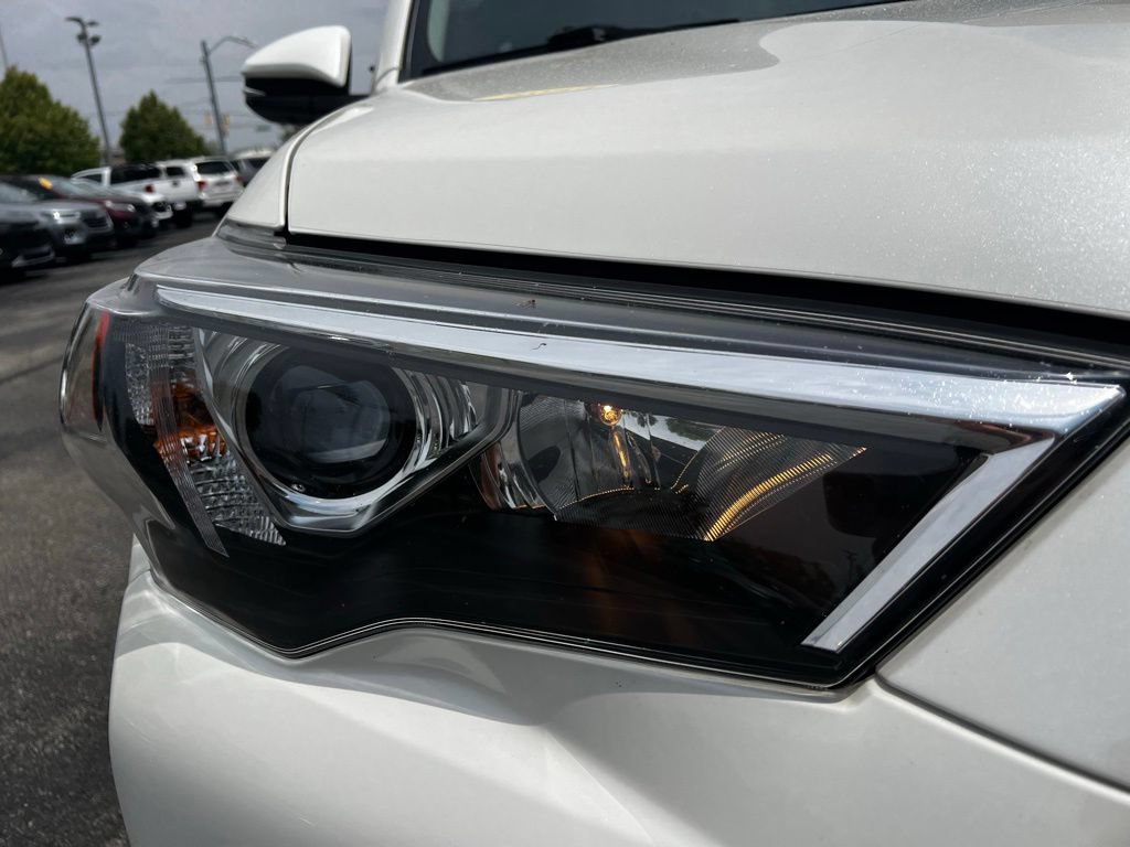 Used 2023 Toyota 4Runner Limited AWD/4WD image 22