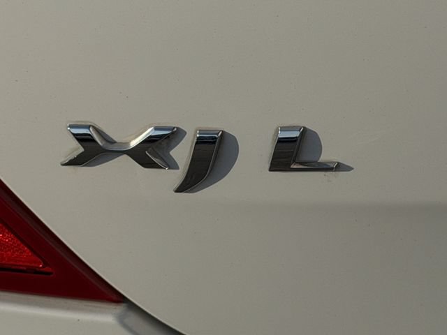 Used 2015 Jaguar XJ L Portfolio RWD image 9