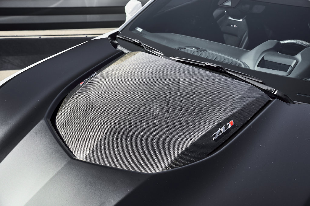 Used 2021 Chevrolet Camaro ZL1 RWD image 6