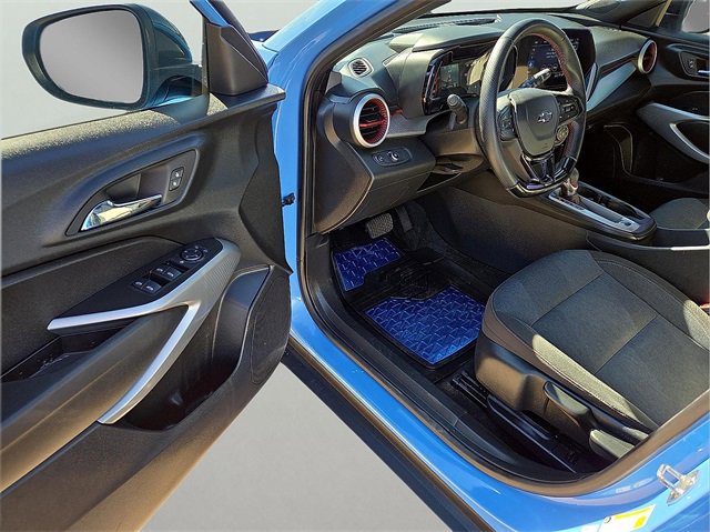 Used 2024 Chevrolet Trax RS image 14