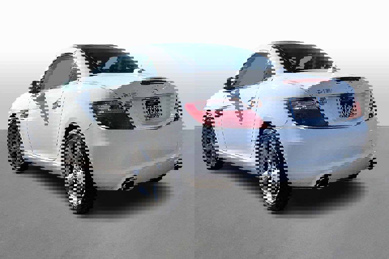 Used 2014 Mercedes-Benz SLK 350 image 8