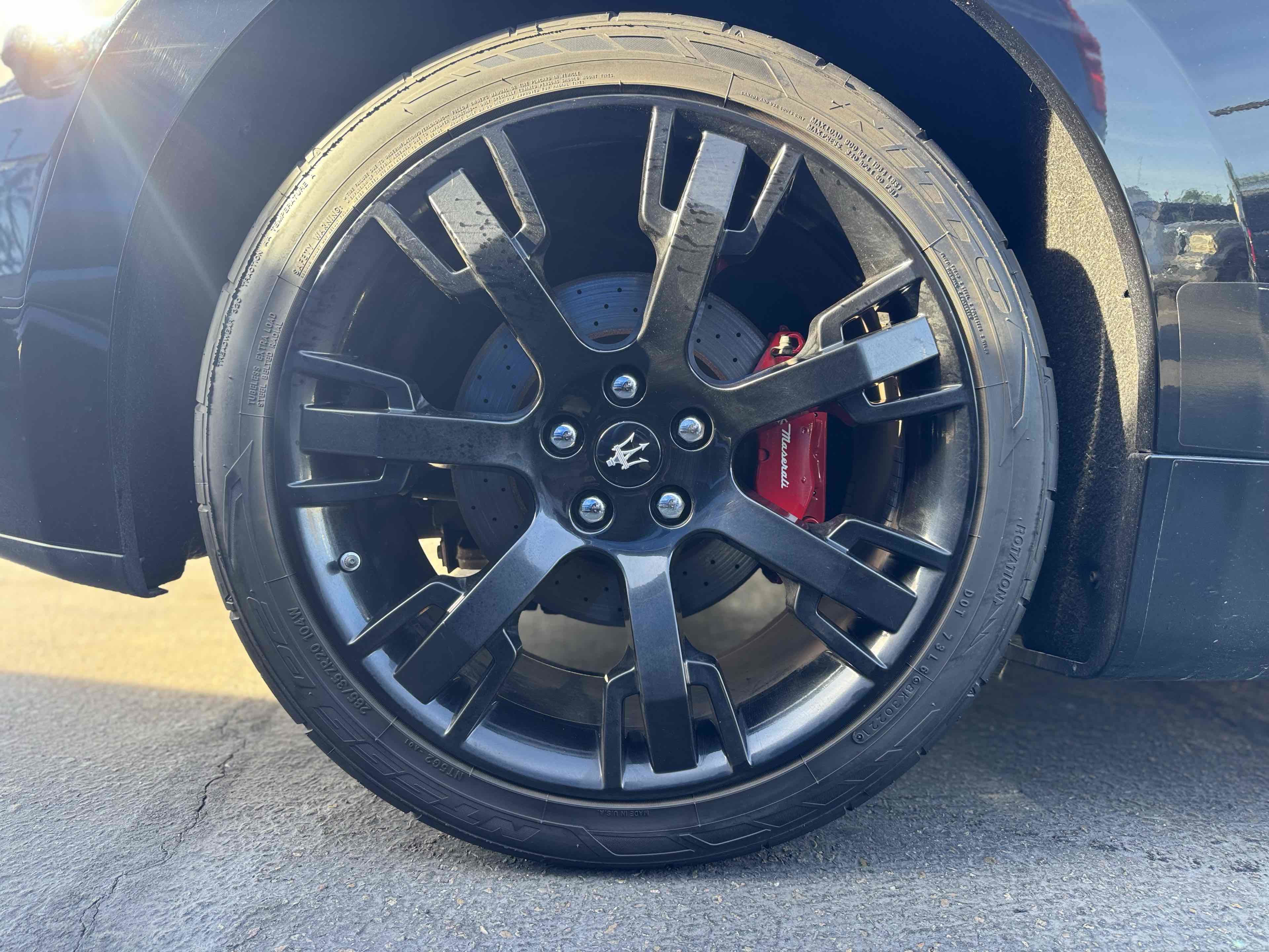 Used 2012 Maserati GranTurismo S image 32