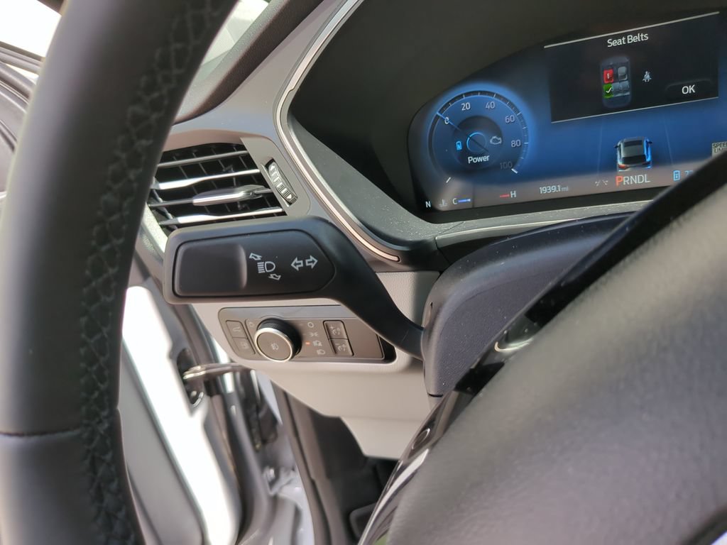 Used 2026 Ford Escape SE w/ PHEV Premium Package FWD image 32