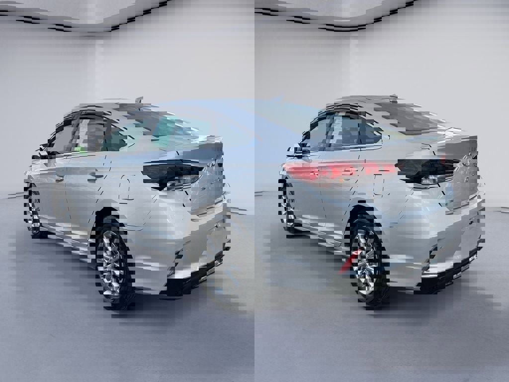 Used 2019 Hyundai Sonata SE image 3