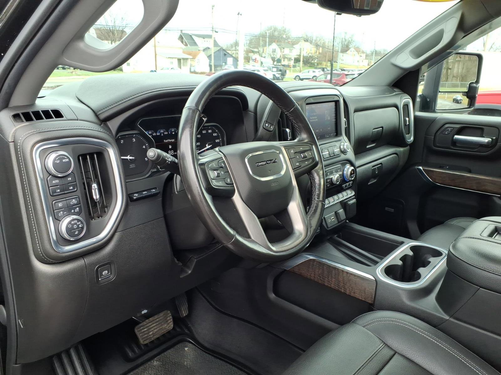 Used 2021 GMC Sierra 3500 Denali w/ Denali Black Diamond Edition image 23