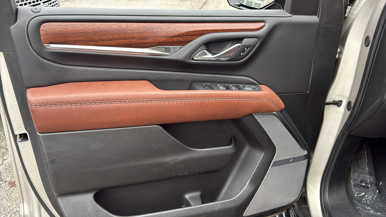 Used 2023 GMC Yukon Denali Ultimate image 10