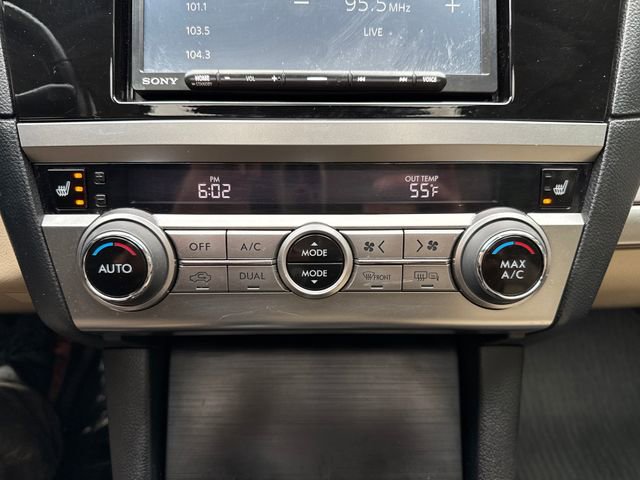 Used 2017 Subaru Outback 2.5i Limited AWD/4WD image 18