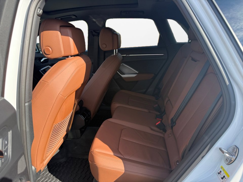 Certified 2025 Audi Q3 2.0T Premium Plus w/ Premium Plus Package image 13