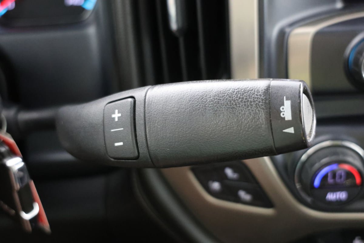 Used 2019 GMC Sierra 2500 Denali w/ Duramax Plus Package AWD/4WD image 6