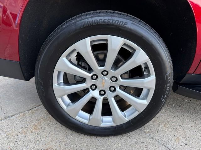 Used 2025 Chevrolet Tahoe Premier AWD/4WD image 11