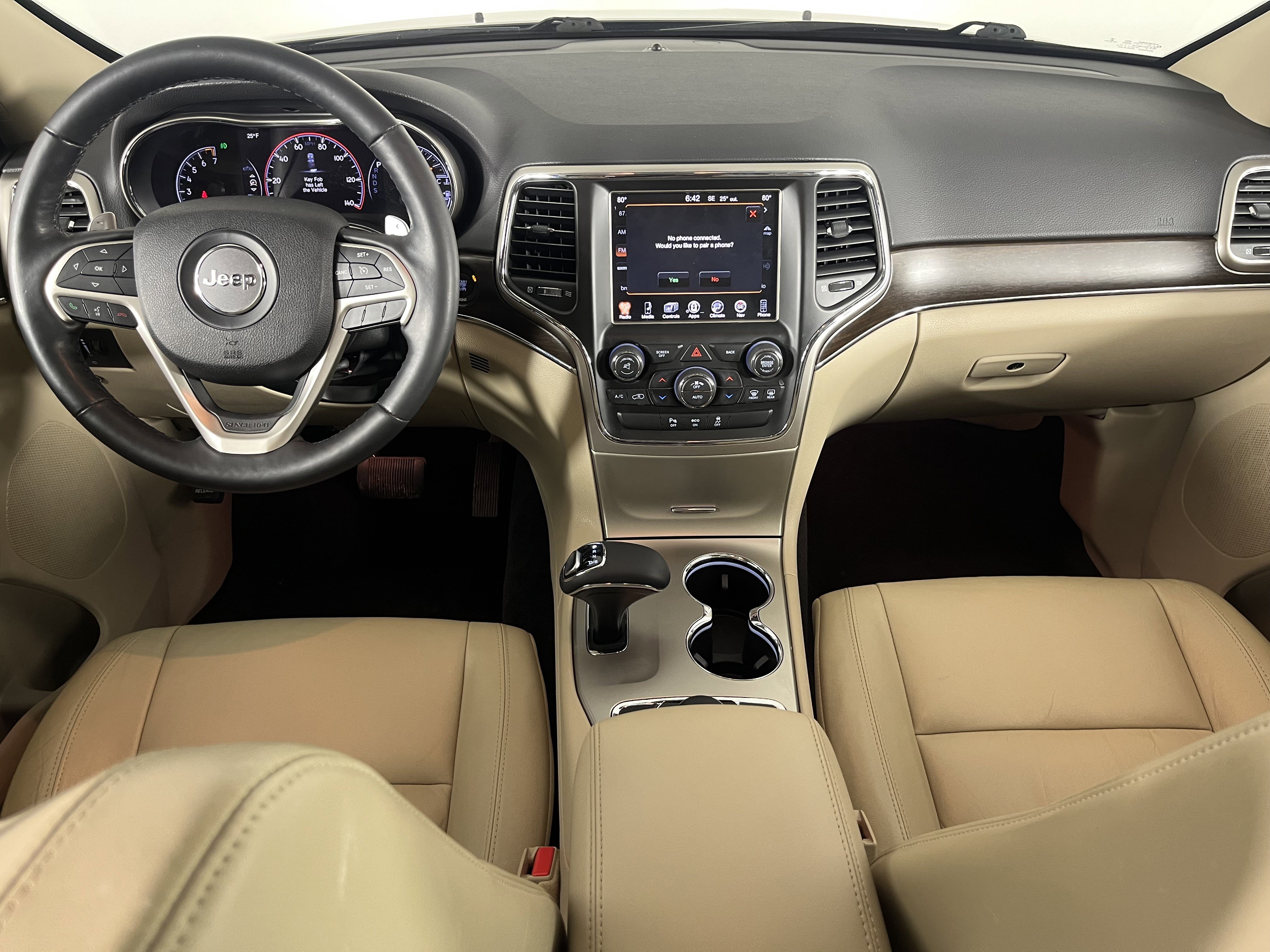 Used 2015 Jeep Grand Cherokee Limited w/ Trailer Tow Group IV image 10