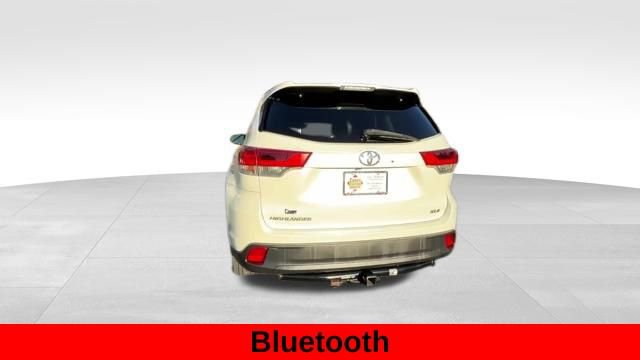 Used 2017 Toyota Highlander XLE image 8