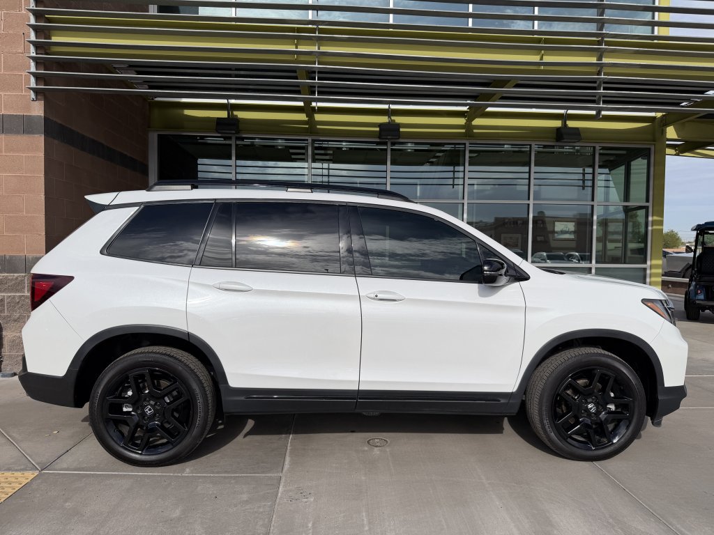 Used 2025 Honda Passport Black Edition image 9