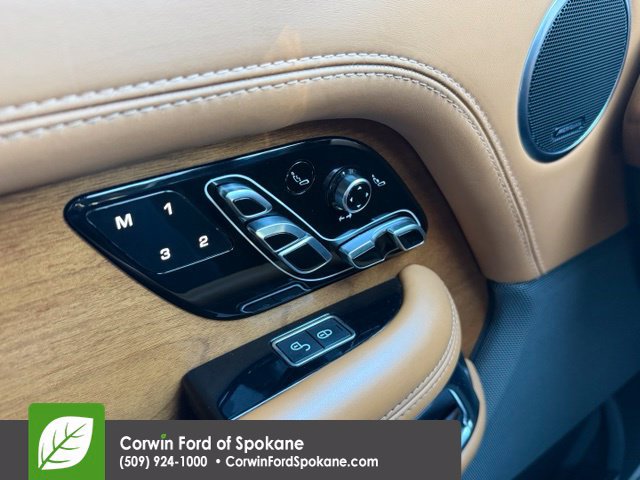 Used 2019 Land Rover Range Rover Long Wheelbase Autobiography AWD/4WD image 31