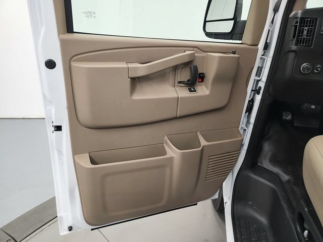 New 2026 Chevrolet Express 3500 RWD image 28
