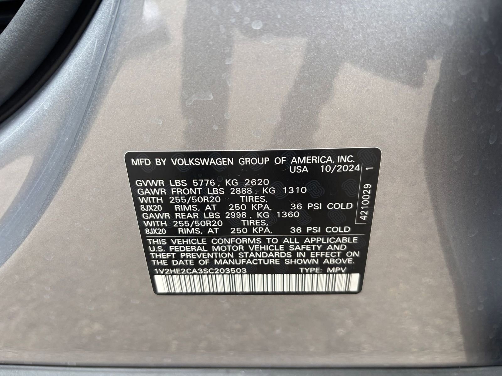 Used 2025 Volkswagen Atlas Cross Sport SE image 29