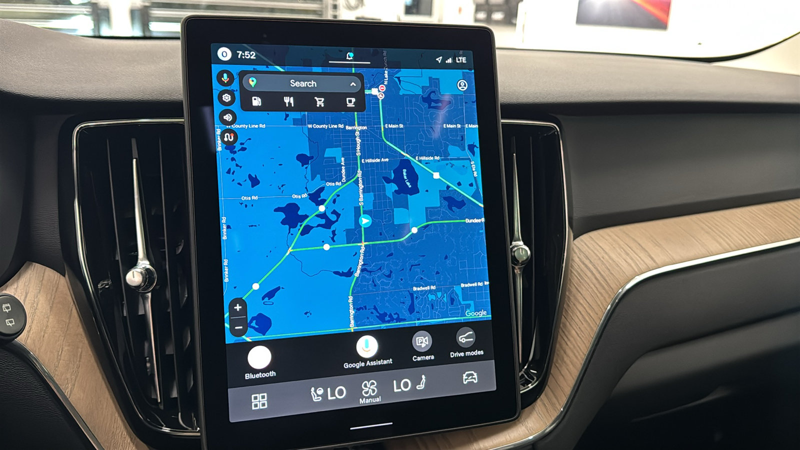 New 2027 Volvo XC60 B5 Plus AWD/4WD image 16