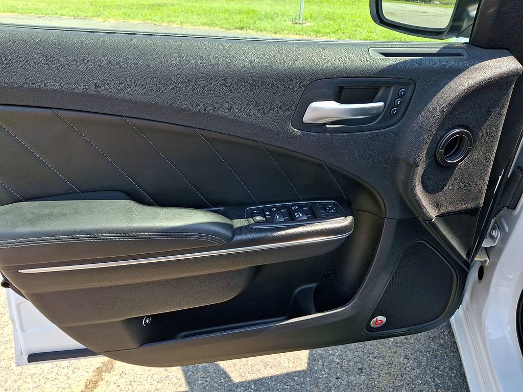Used 2017 Dodge Charger SXT w/ Plus Group RWD image 12