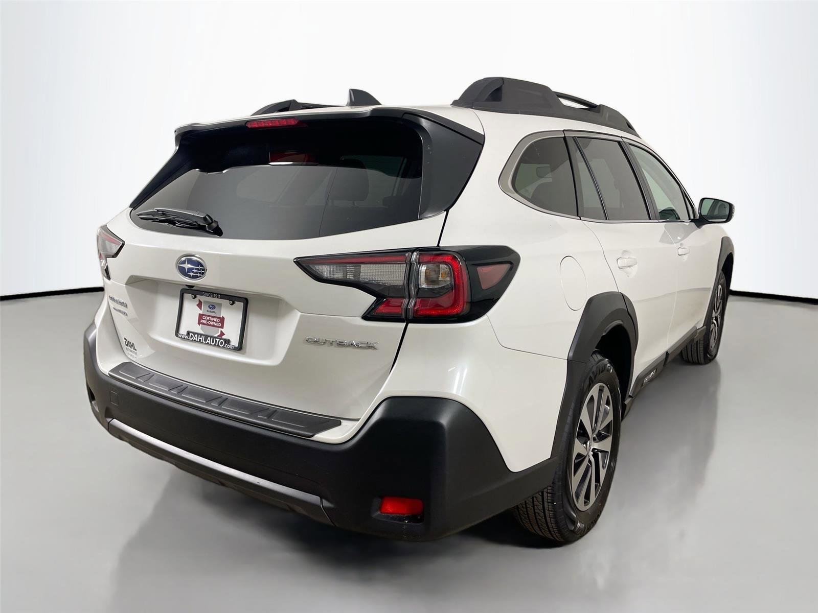 Used 2025 Subaru Outback Premium AWD/4WD image 13