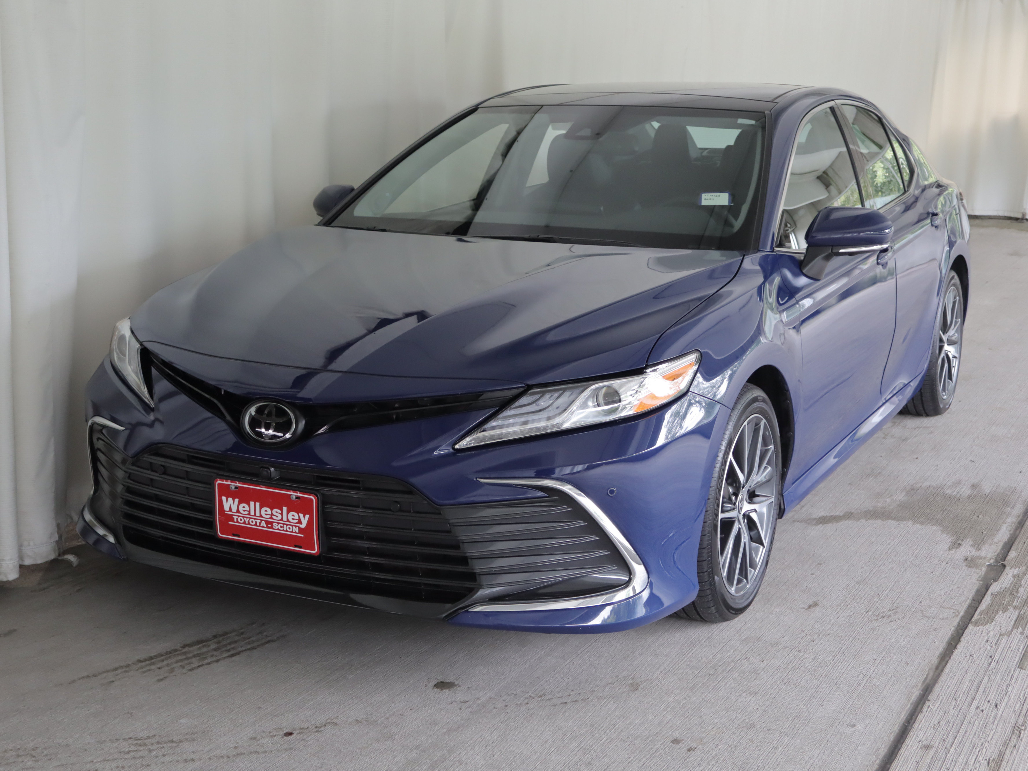 Used 2024 Toyota Camry XLE w/ Navigation Package AWD/4WD image 25