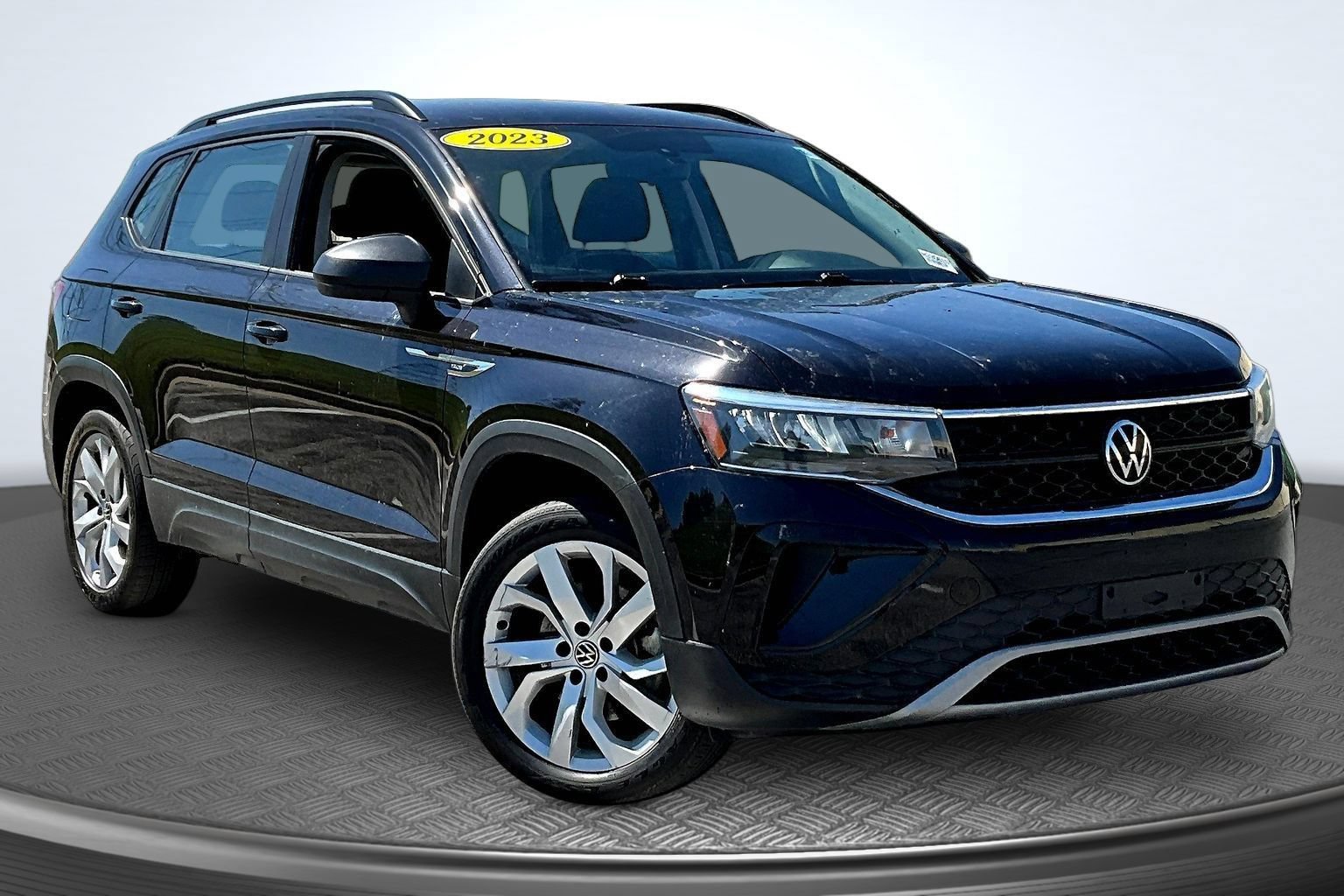 Used 2023 Volkswagen Taos S AWD/4WD image 3