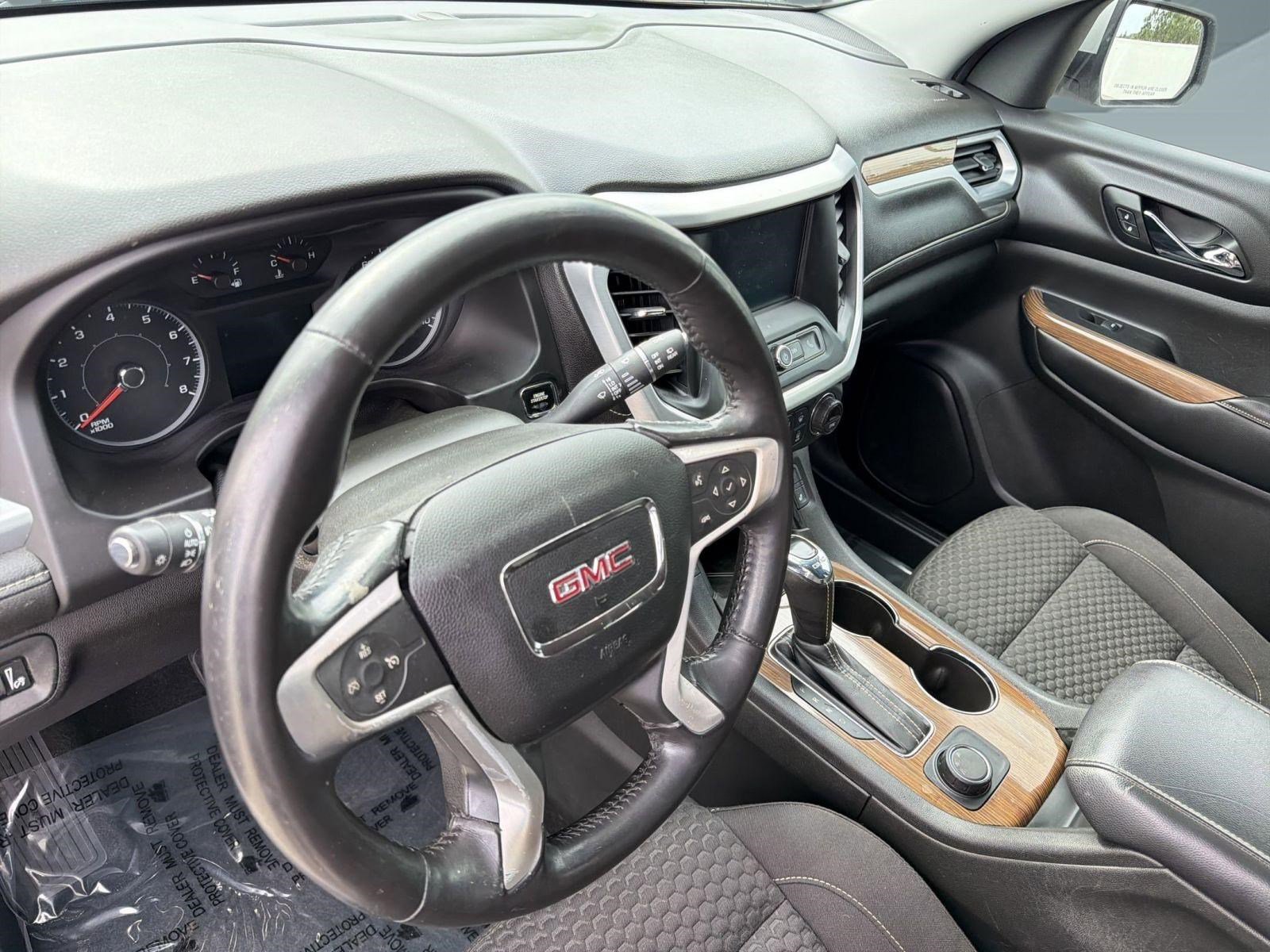 Used 2017 GMC Acadia SLE image 4