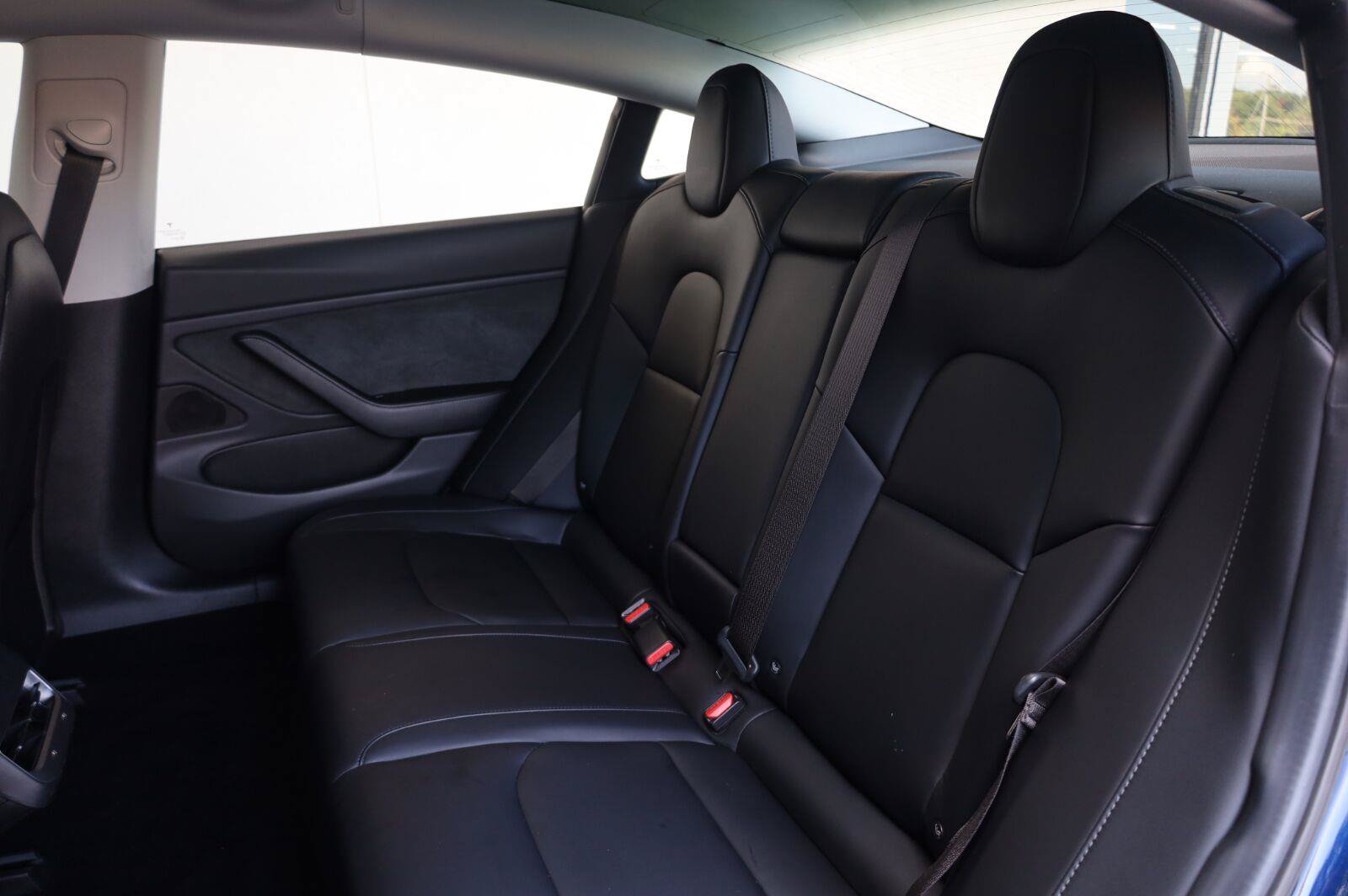 Used 2018 Tesla Model 3 Long Range RWD image 21