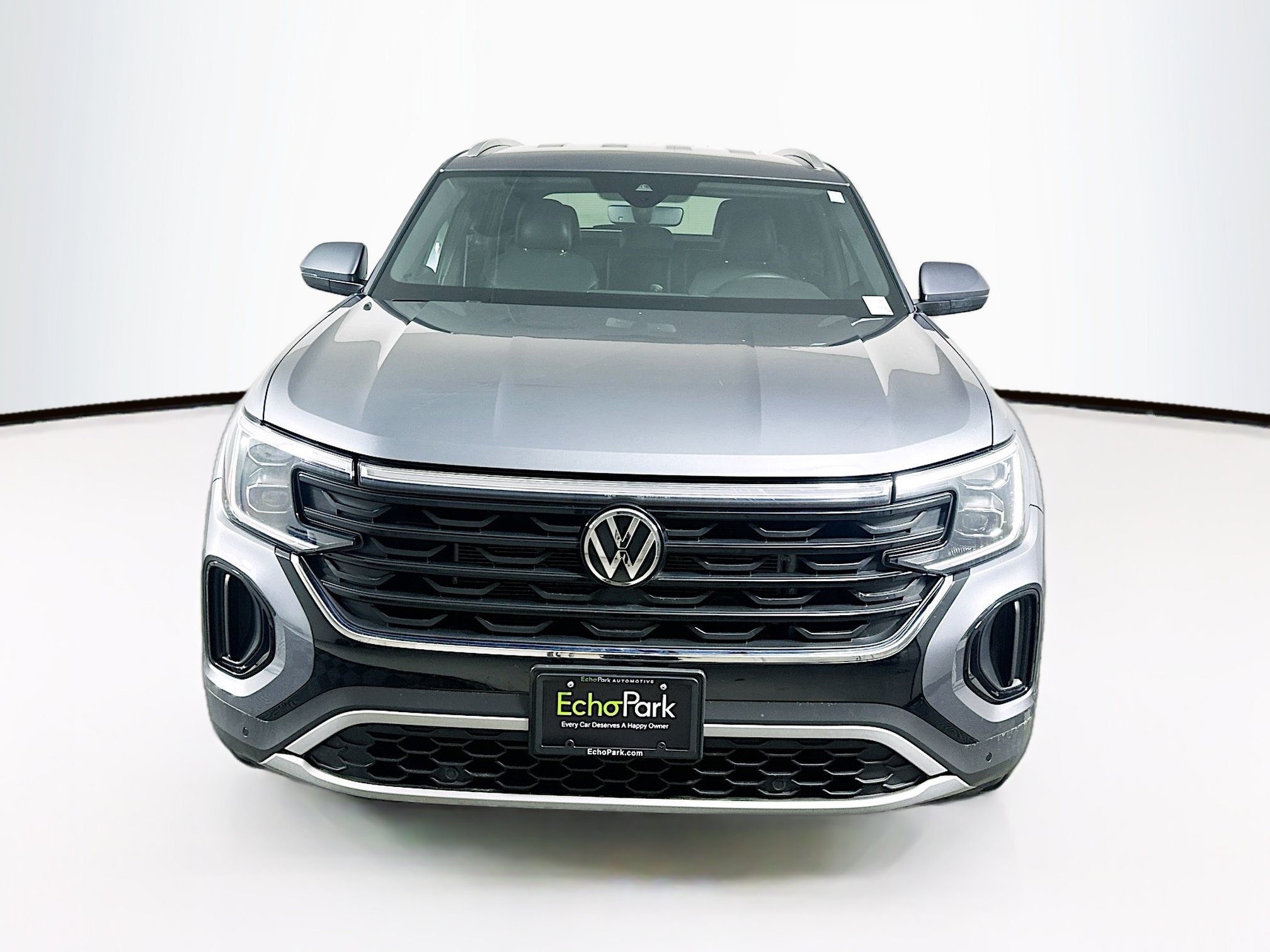 Used 2024 Volkswagen Atlas Cross Sport SE w/ Black Wheel Package FWD image 2