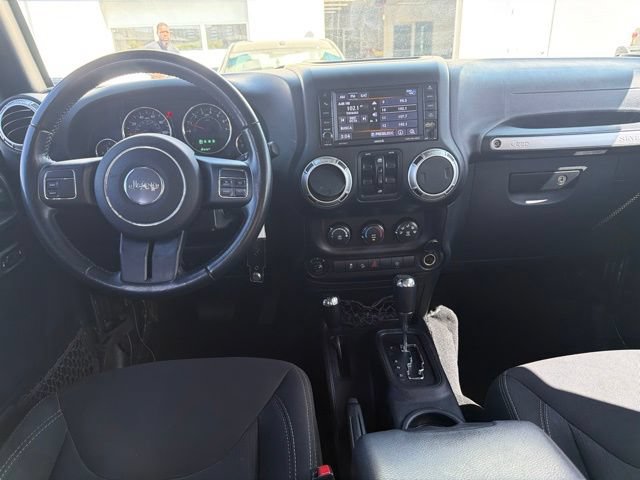 Used 2018 Jeep Wrangler Unlimited Sahara AWD/4WD image 18