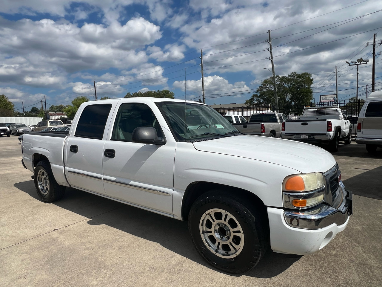 Used 2006 GMC Sierra 1500 SLT w/ Onstar Plus Package image 9