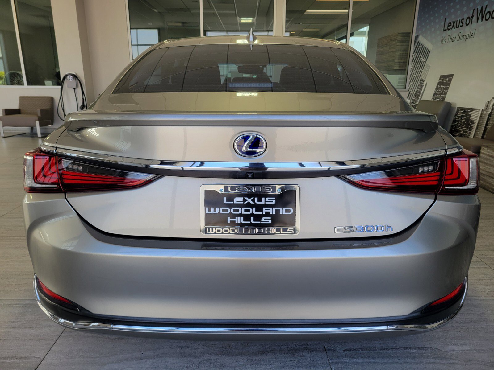 Used 2020 Lexus ES 300h w/ Accessory Package 2 image 5