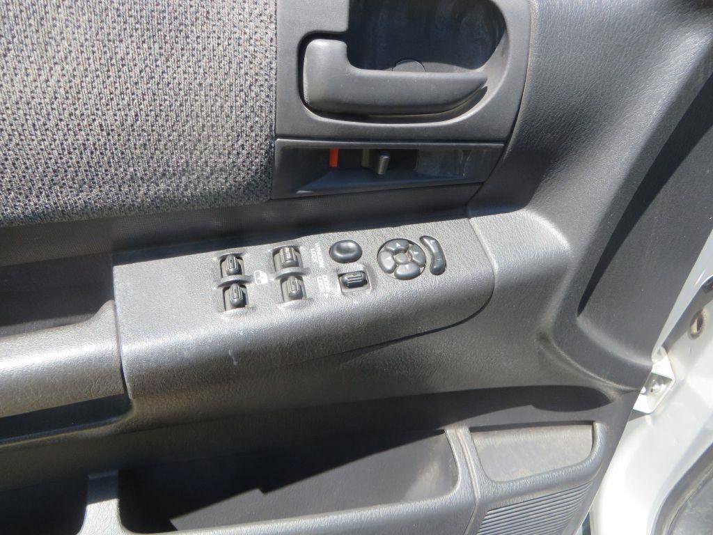 Used 2004 Dodge Dakota SLT w/ Chrome Appearance Group RWD image 12