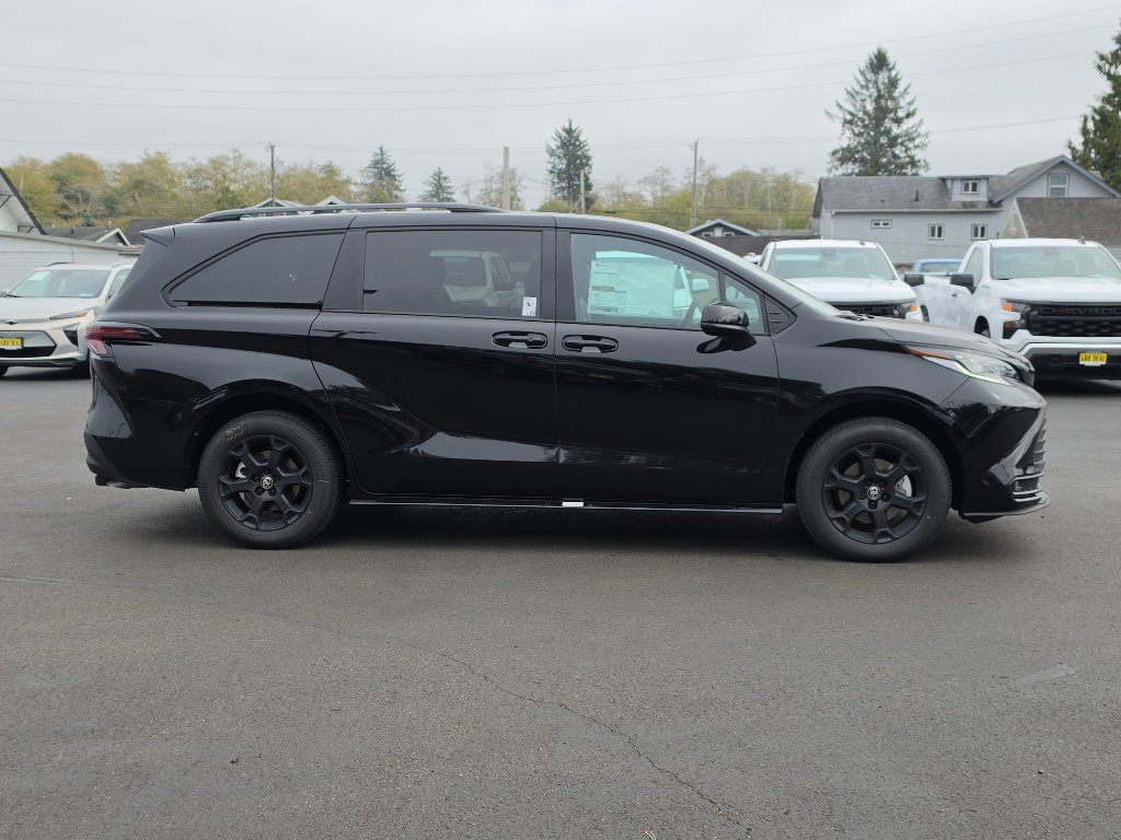 New 2026 Toyota Sienna XLE Woodland Edition AWD/4WD image 7