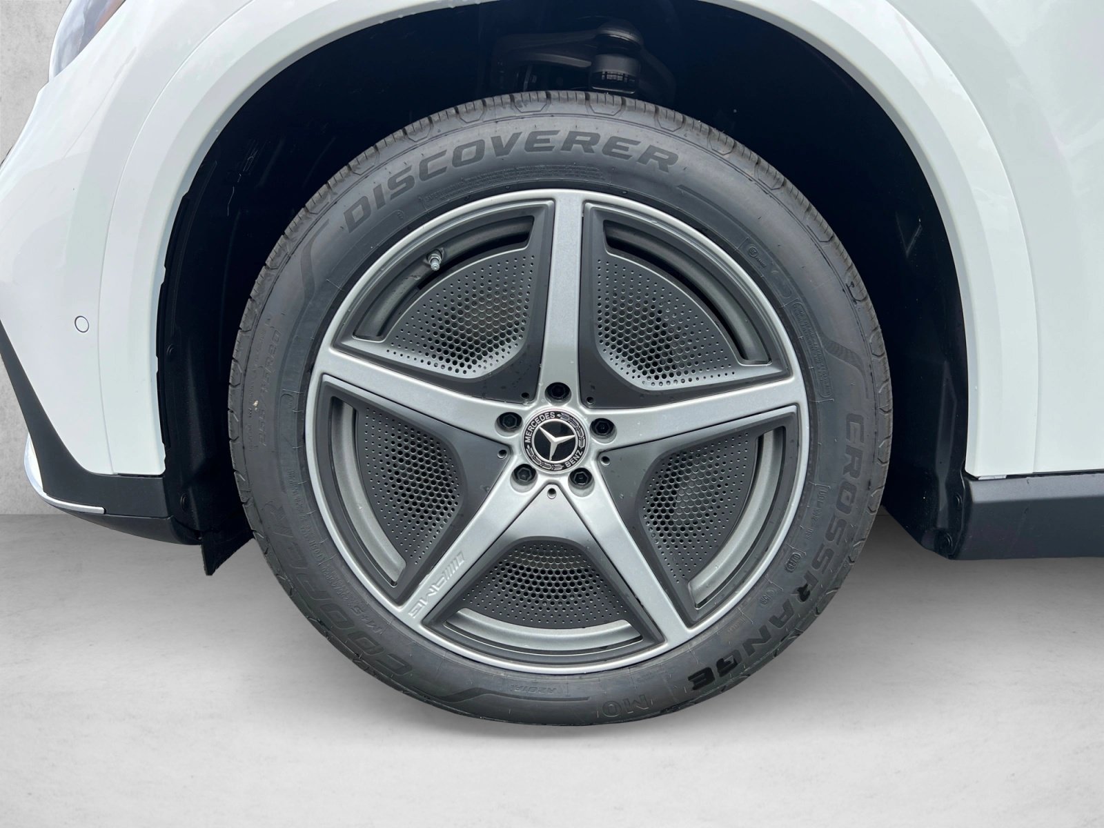 New 2026 Mercedes-Benz EQE 320 4MATIC SUV image 9