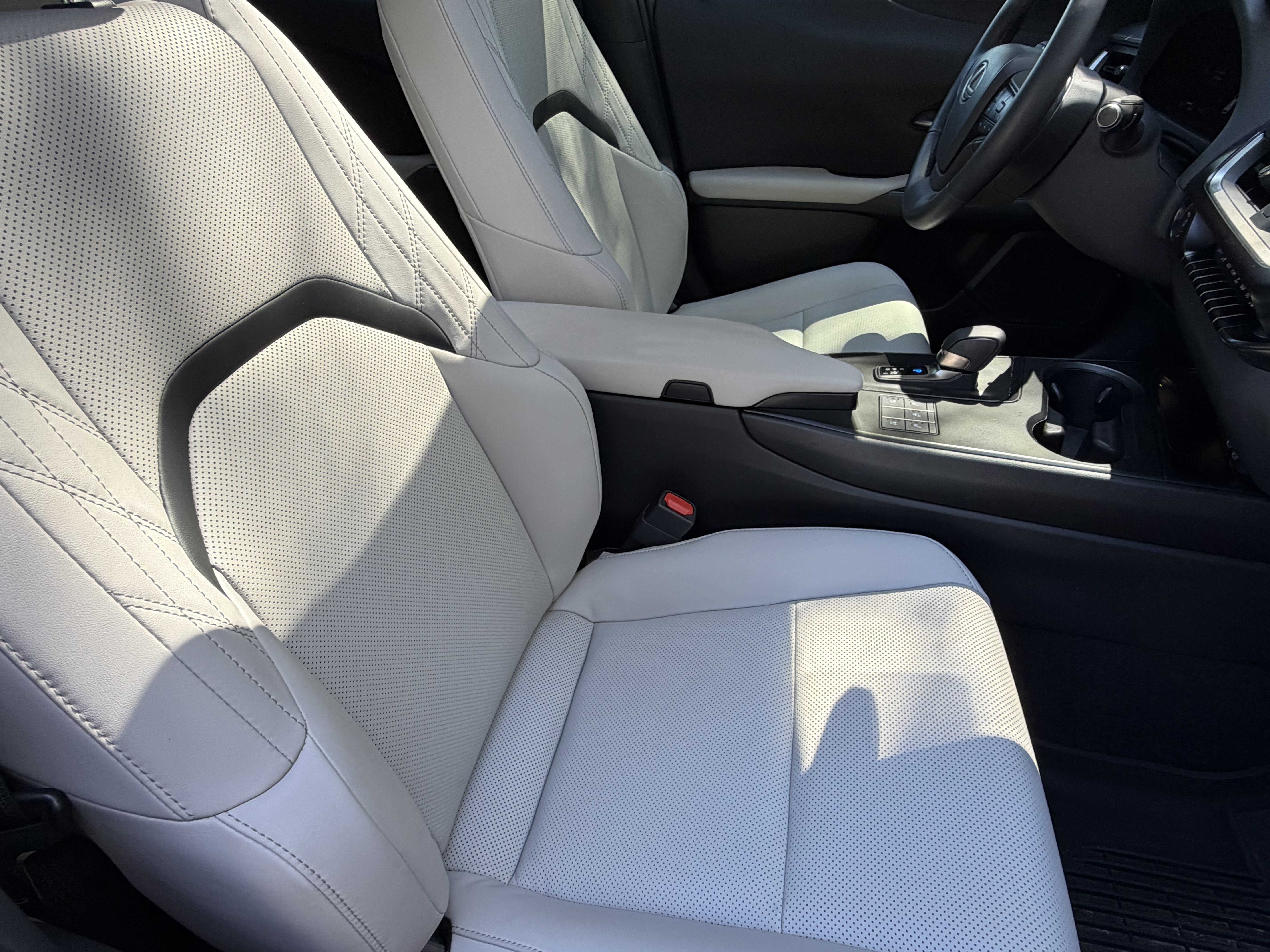 Certified 2025 Lexus UX 300h FWD w/ Accessory Package (Z1) image 41