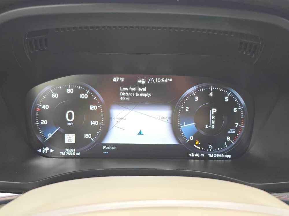 Used 2021 Volvo XC60 T5 Momentum w/ Advanced Package image 20