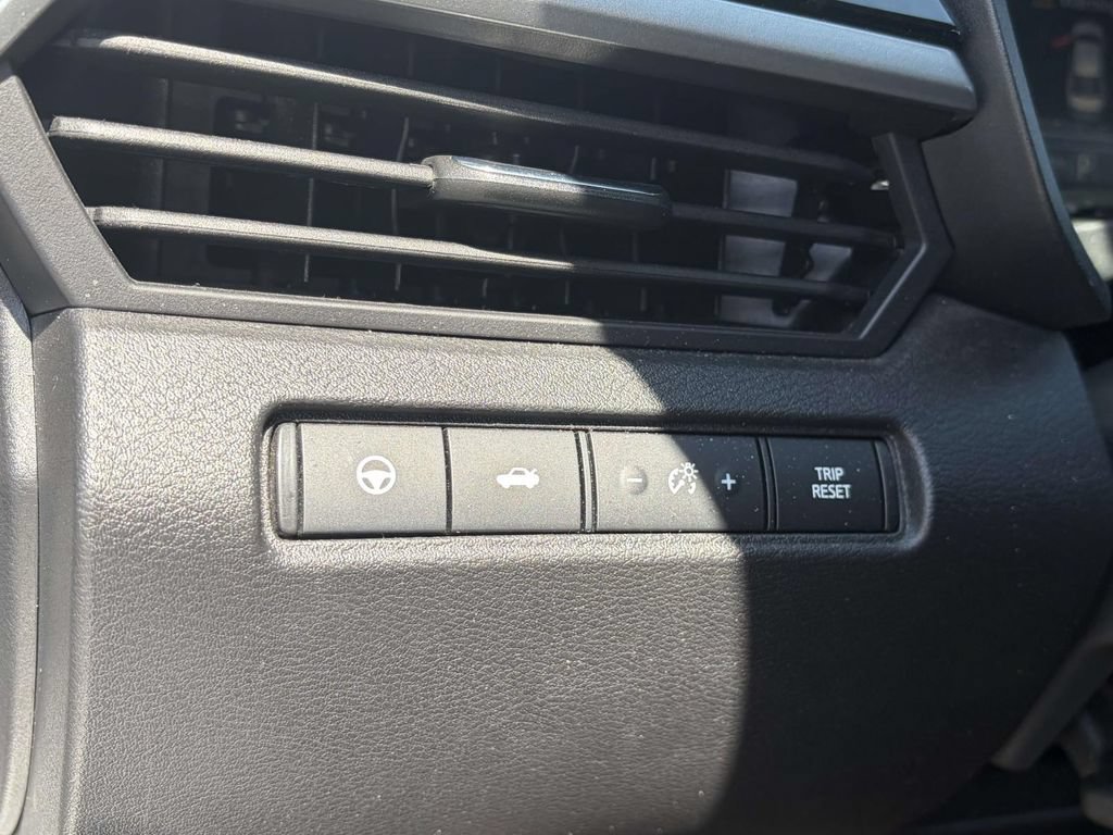 Used 2024 Nissan Altima 2.0 SR FWD image 28