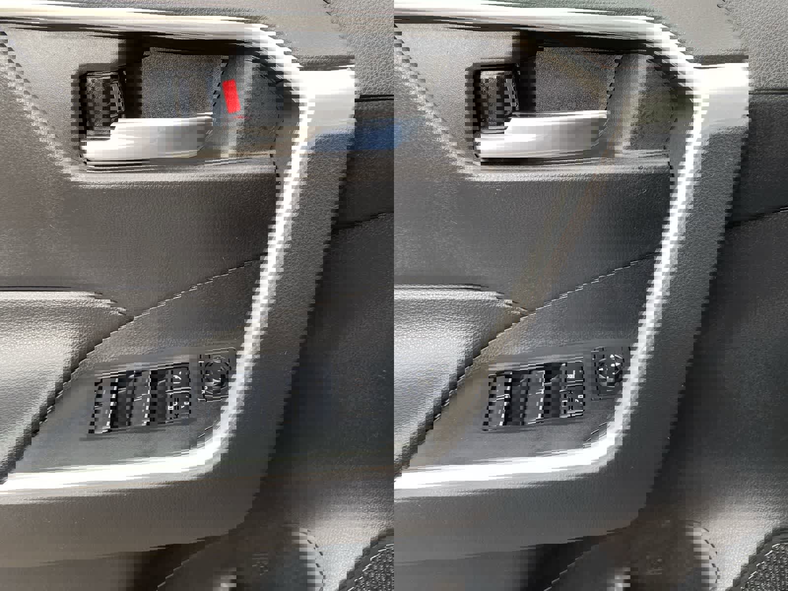 Used 2024 Toyota RAV4 XLE image 18