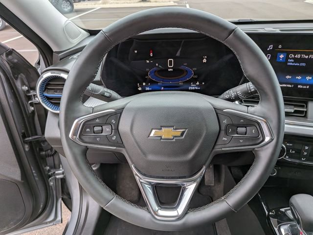 Used 2025 Chevrolet Trax LT w/ LT Convenience Package image 17