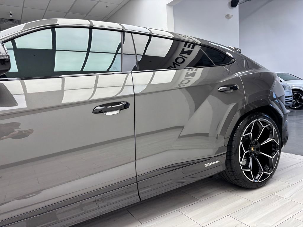 Used 2023 Lamborghini Urus Performante image 17